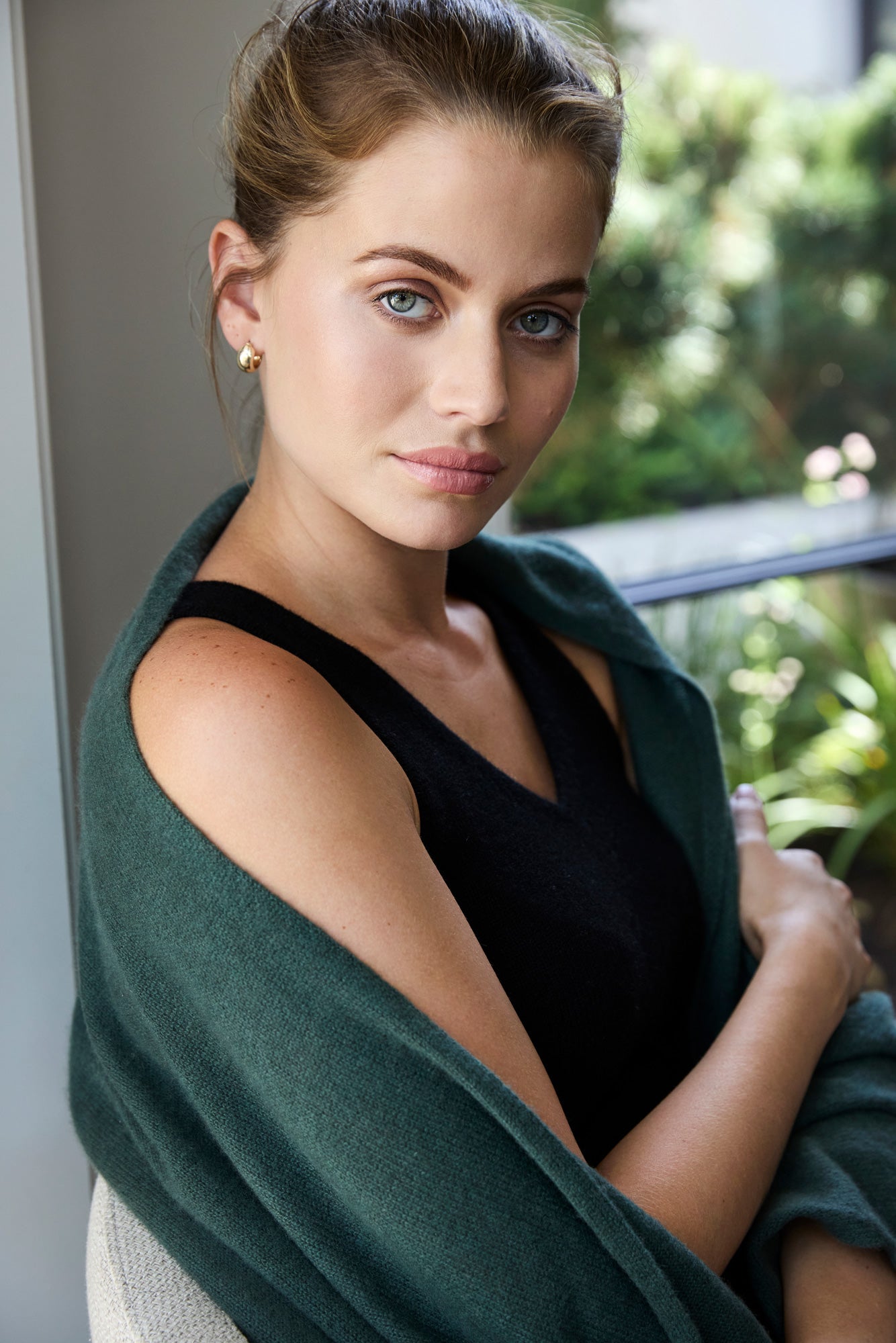 The Cashmere Travel Wrap in Mountains