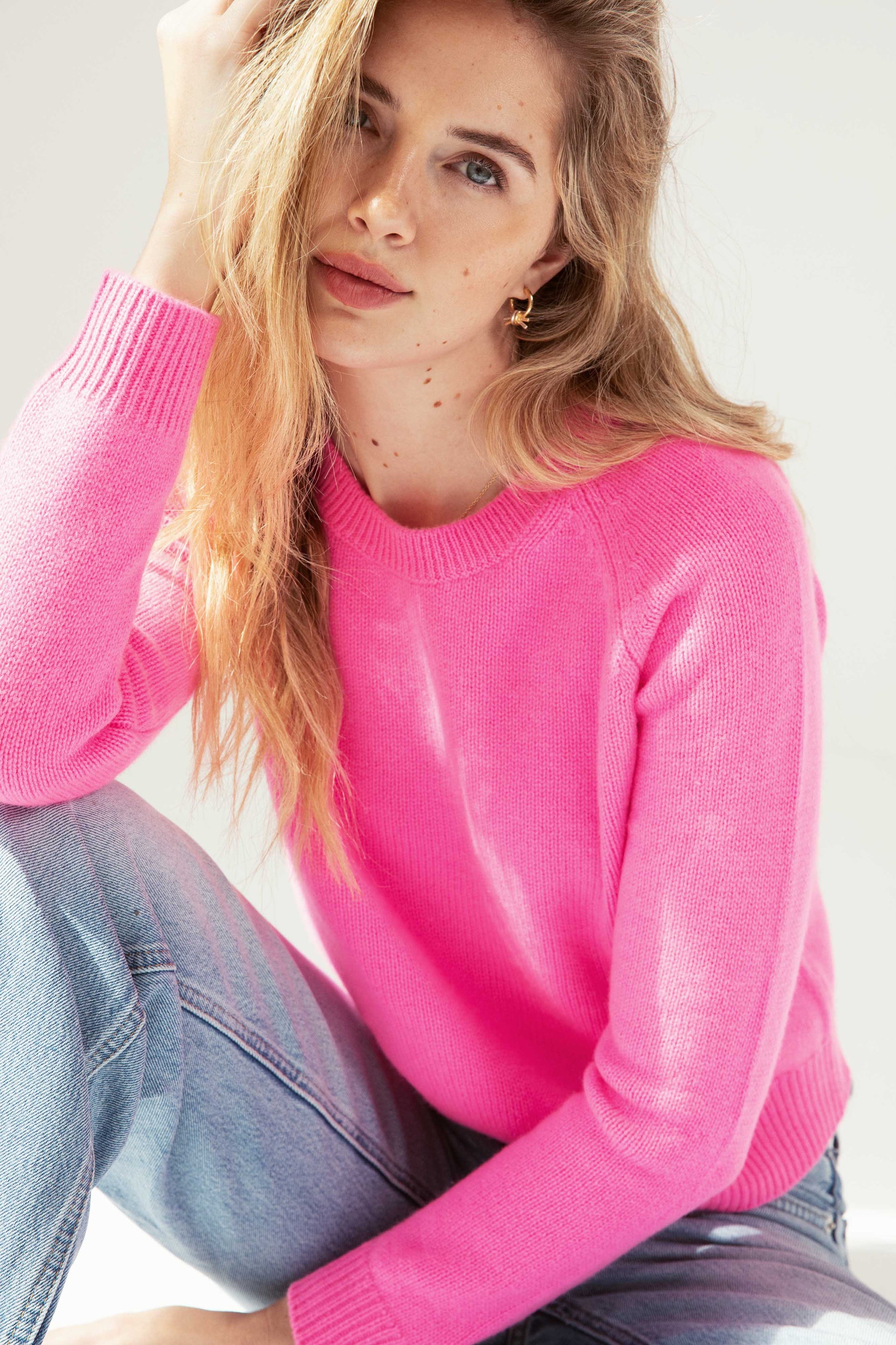 The Essential Cashmere Crew in Neon Pink