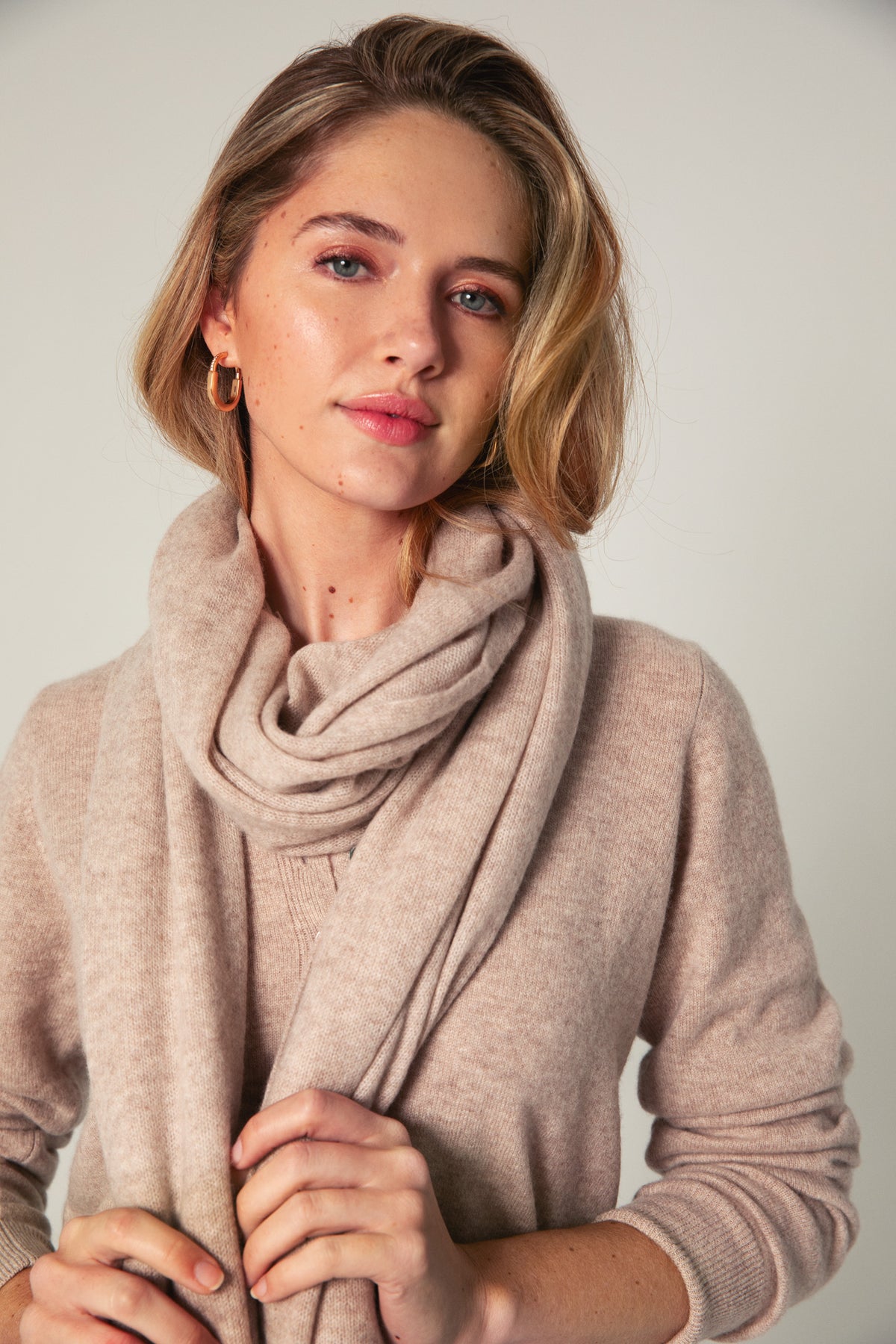 The Cashmere Travel Wrap in Light Beige