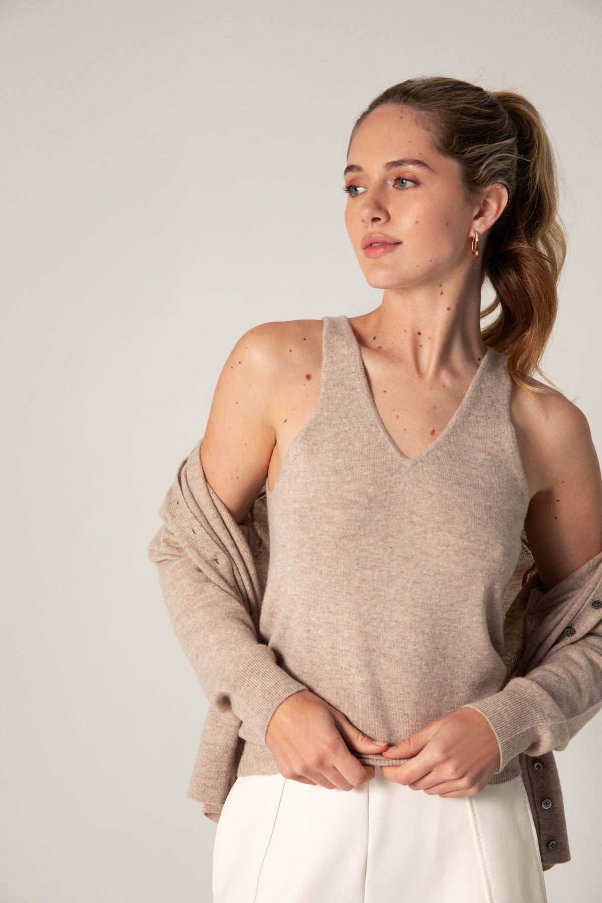 The Cashmere Tank in Light Beige