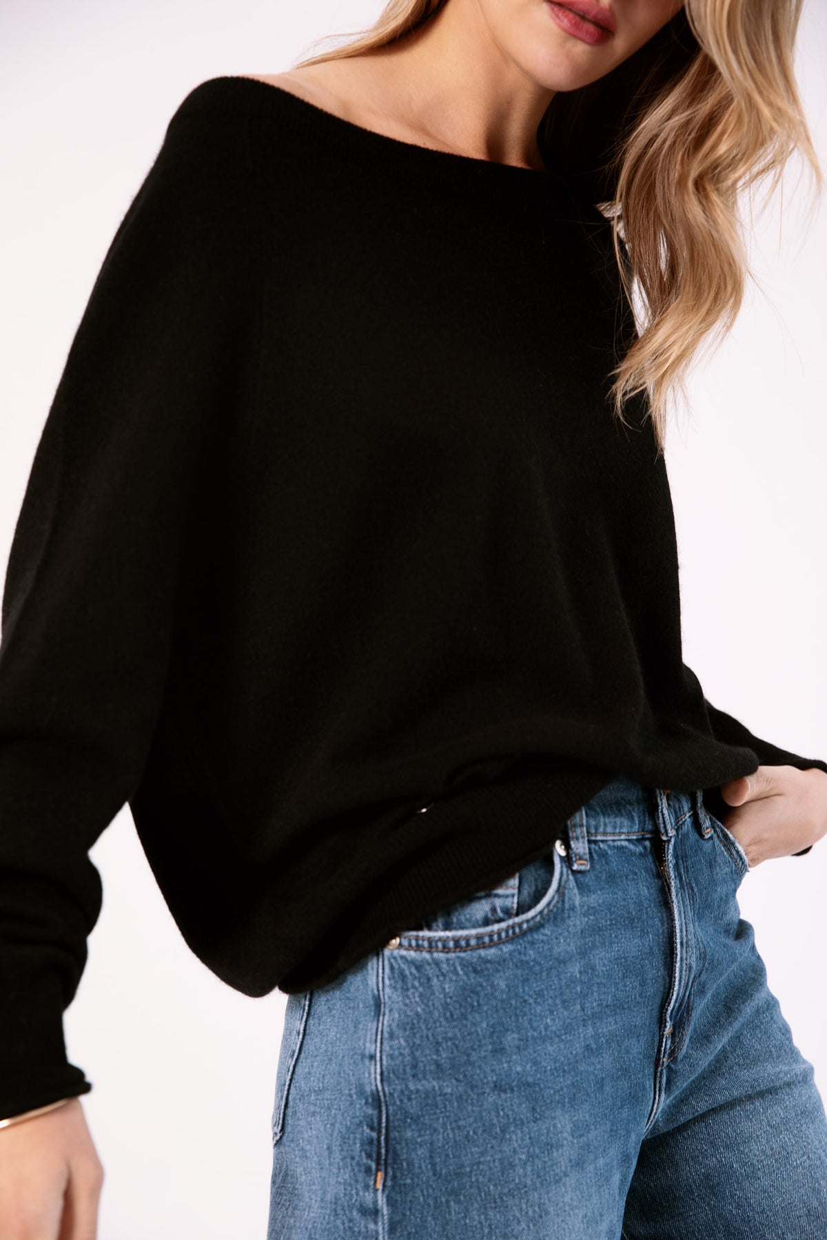 The Cashmere Boatneck in Black