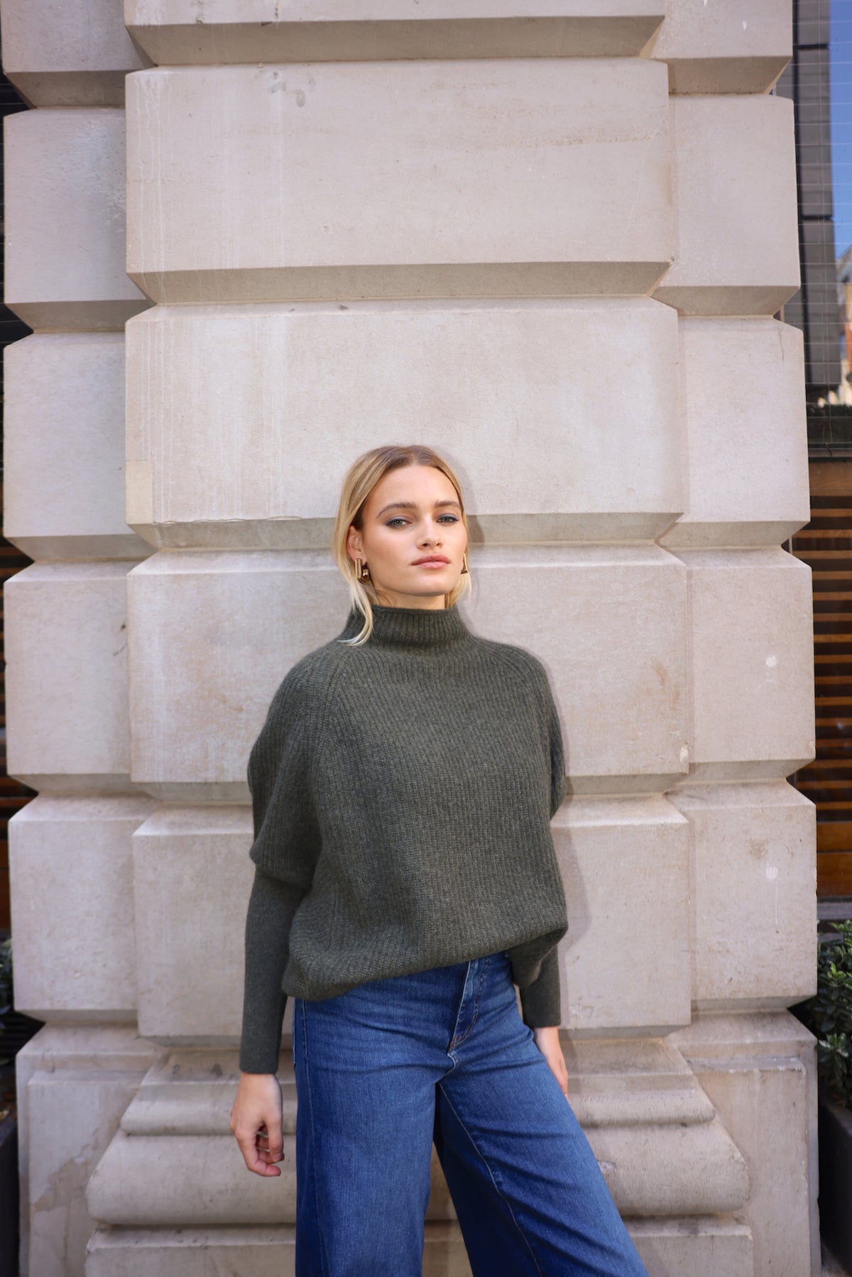 The Cashmere Slouchy Rib Turtleneck in Algae
