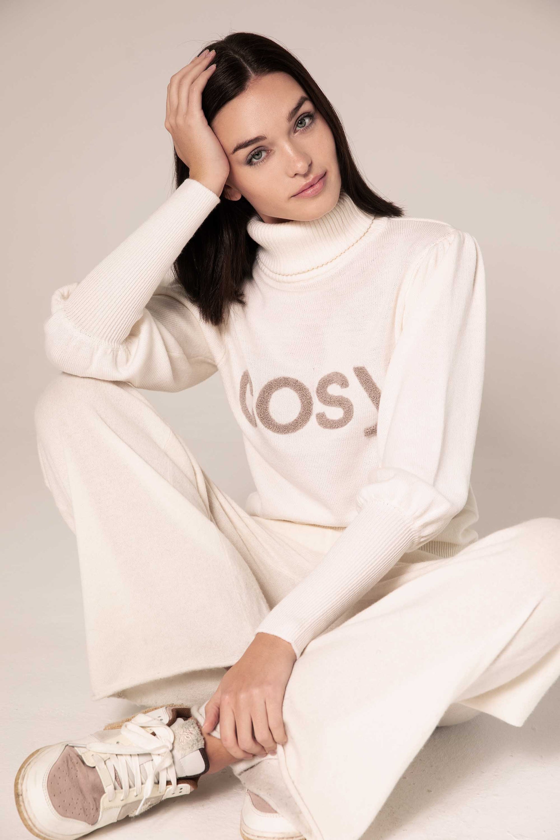 The COSY Sweater in Cream