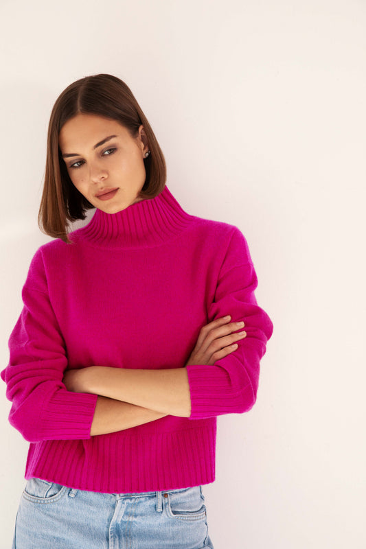 The Cashmere Easy Rollneck in Boysenberry