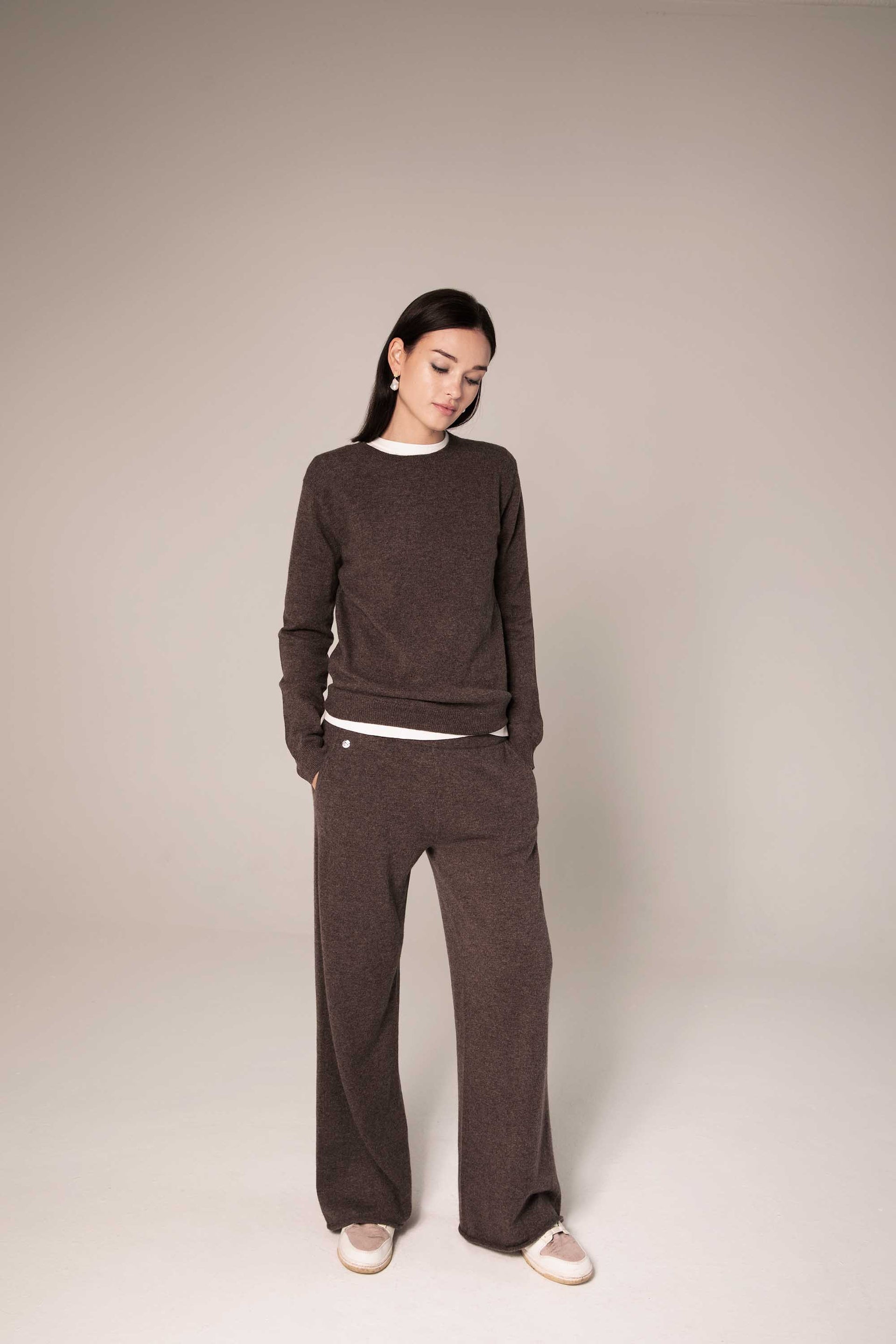 The Cashmere Trousers in Acorn