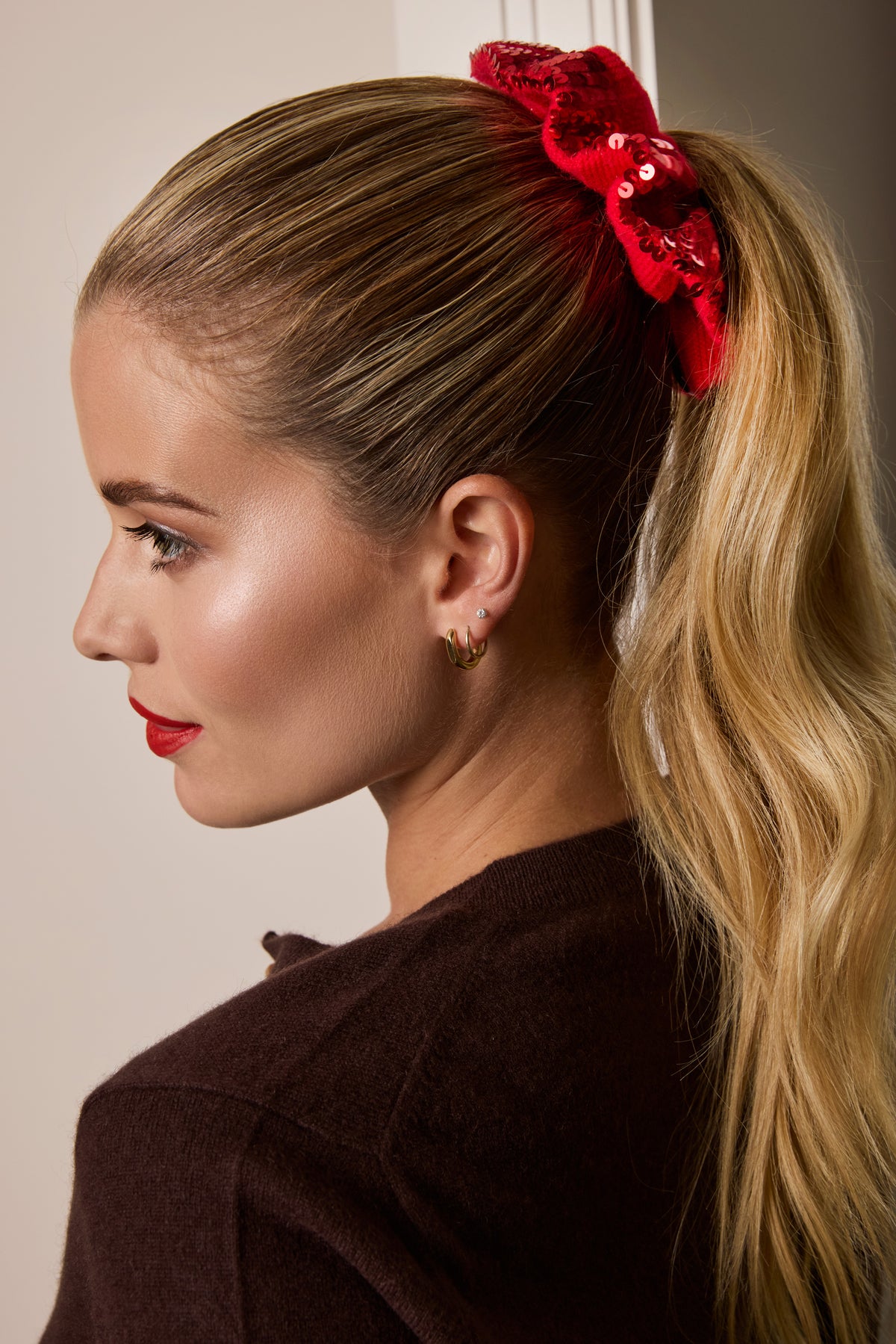 Round Sequin Cashmere Scrunchie in Crimson