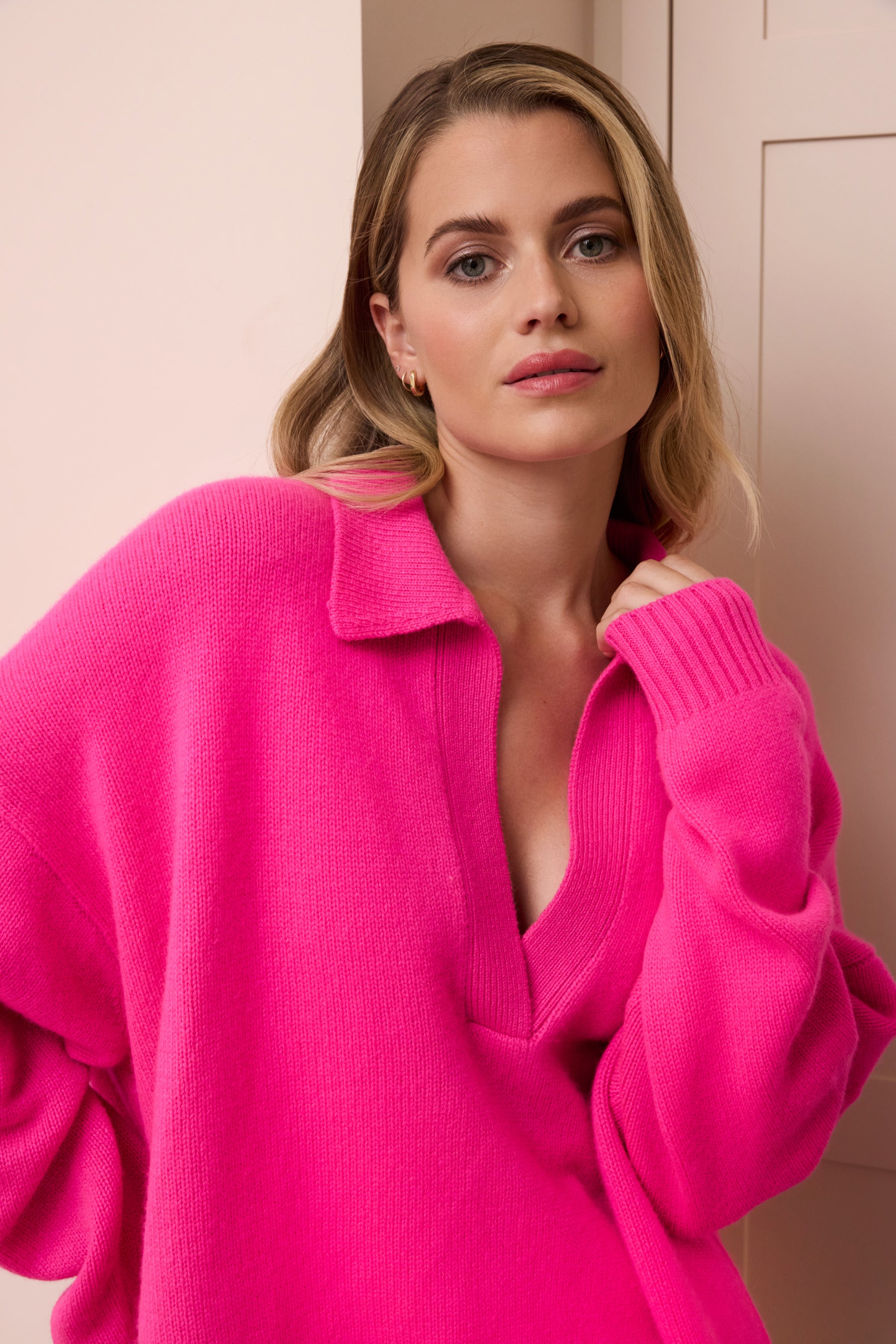 The Cashmere Collar Sweater in Vibrant Pink