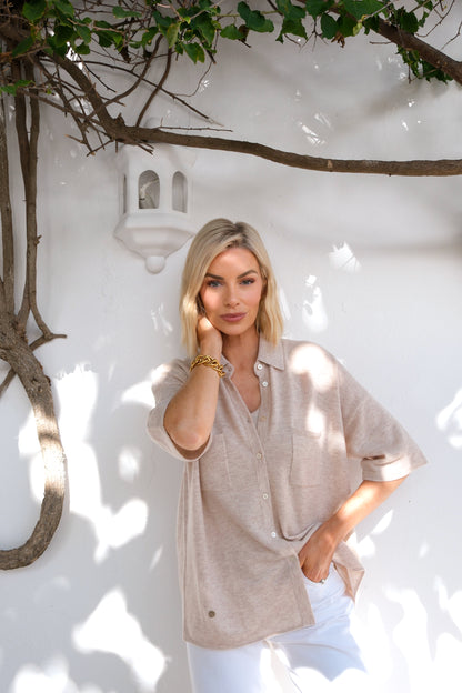 The Shirt in Lightweight Beige