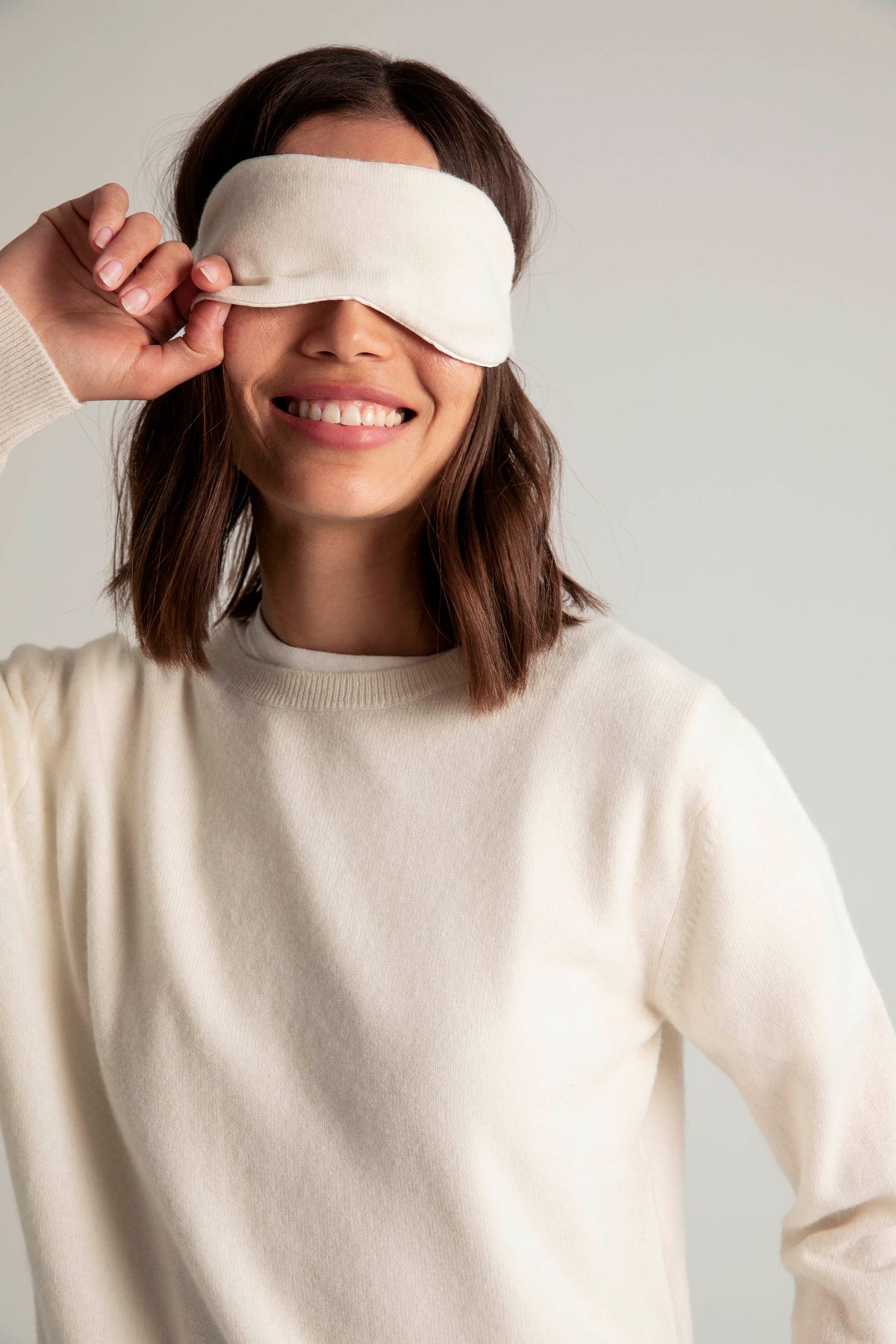 The Cashmere Eye Mask in Snow Peak