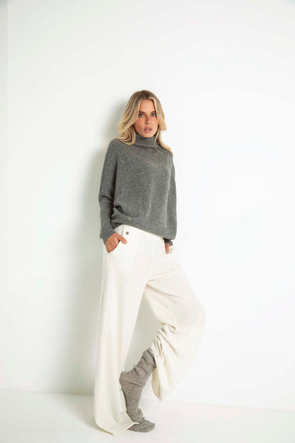 The Cashmere Slouchy Rib Turtleneck in Derby