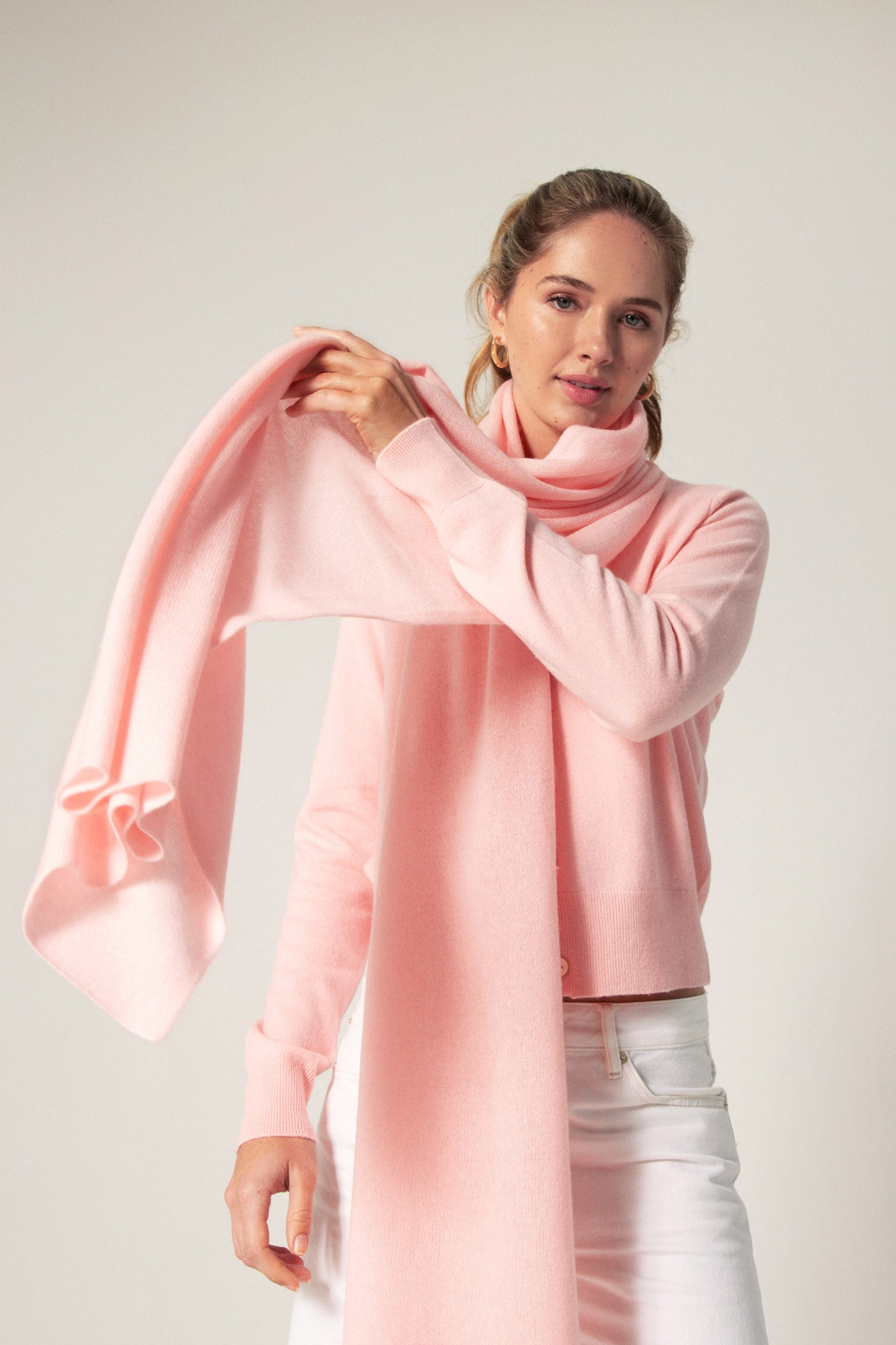 The Cashmere Travel Wrap in Rose