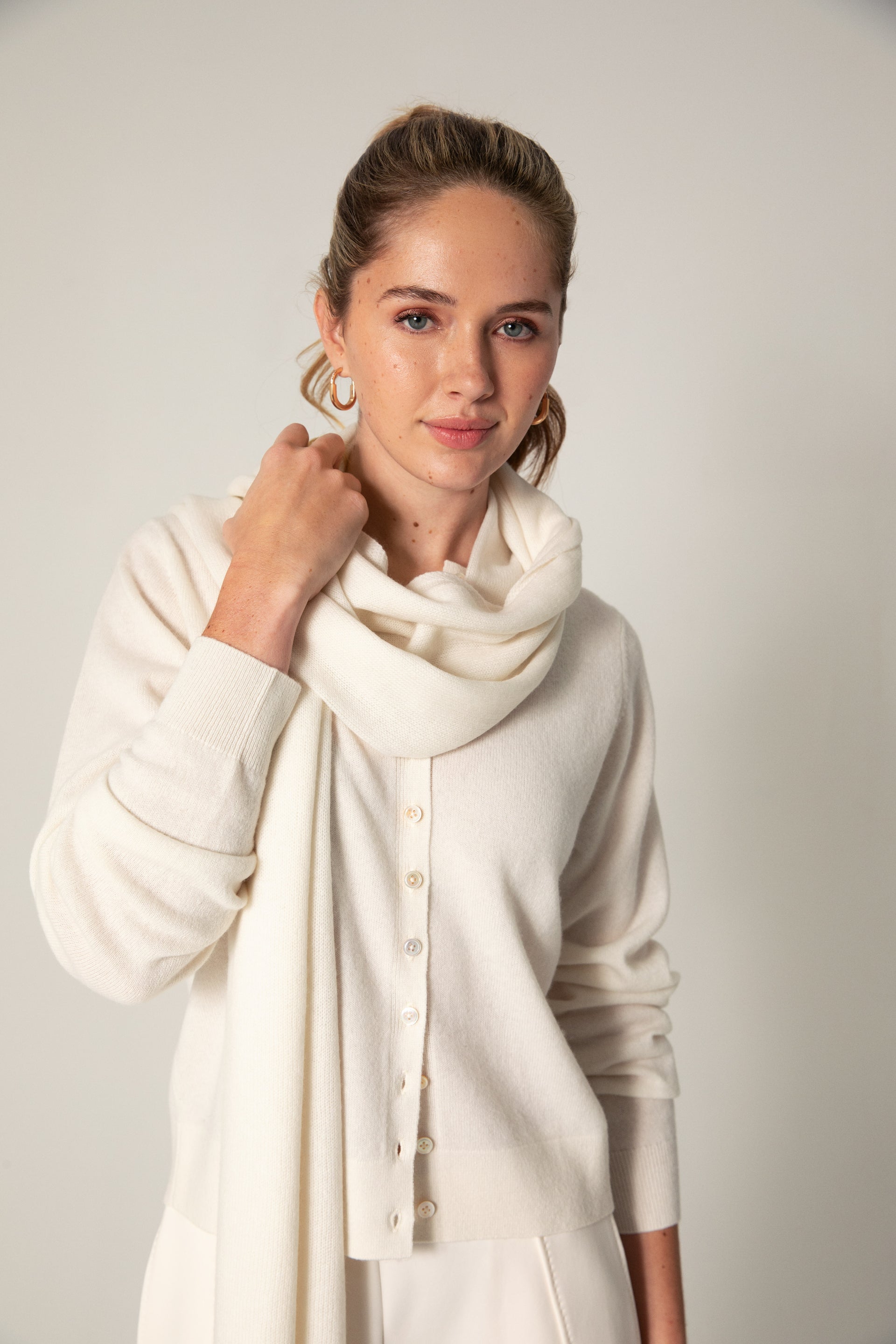 The Cashmere Travel Wrap in Cloud Dancer