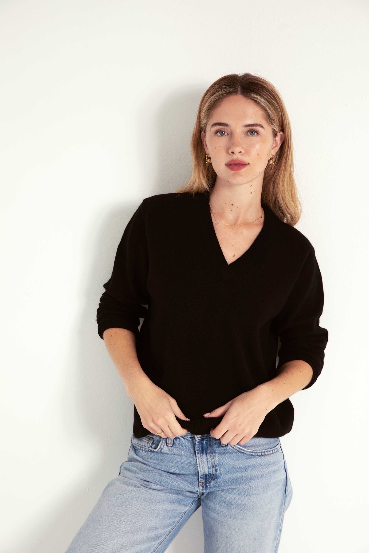 The Elevated Cashmere V Neck Sweater in Black