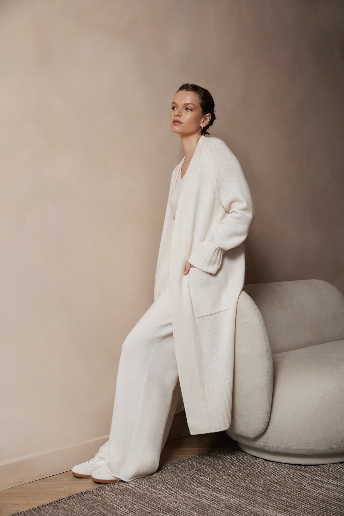 The Cashmere Longline Cardigan in Snow Peak