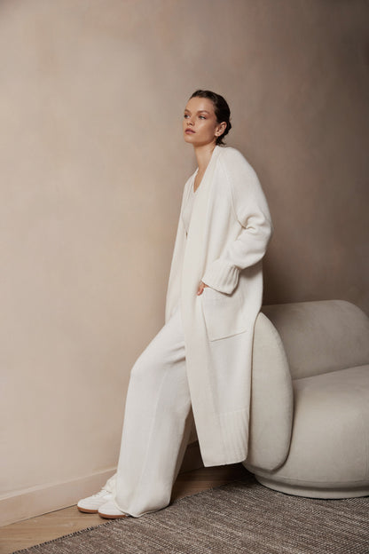 The Cashmere Longline Cardigan in Snow Peak