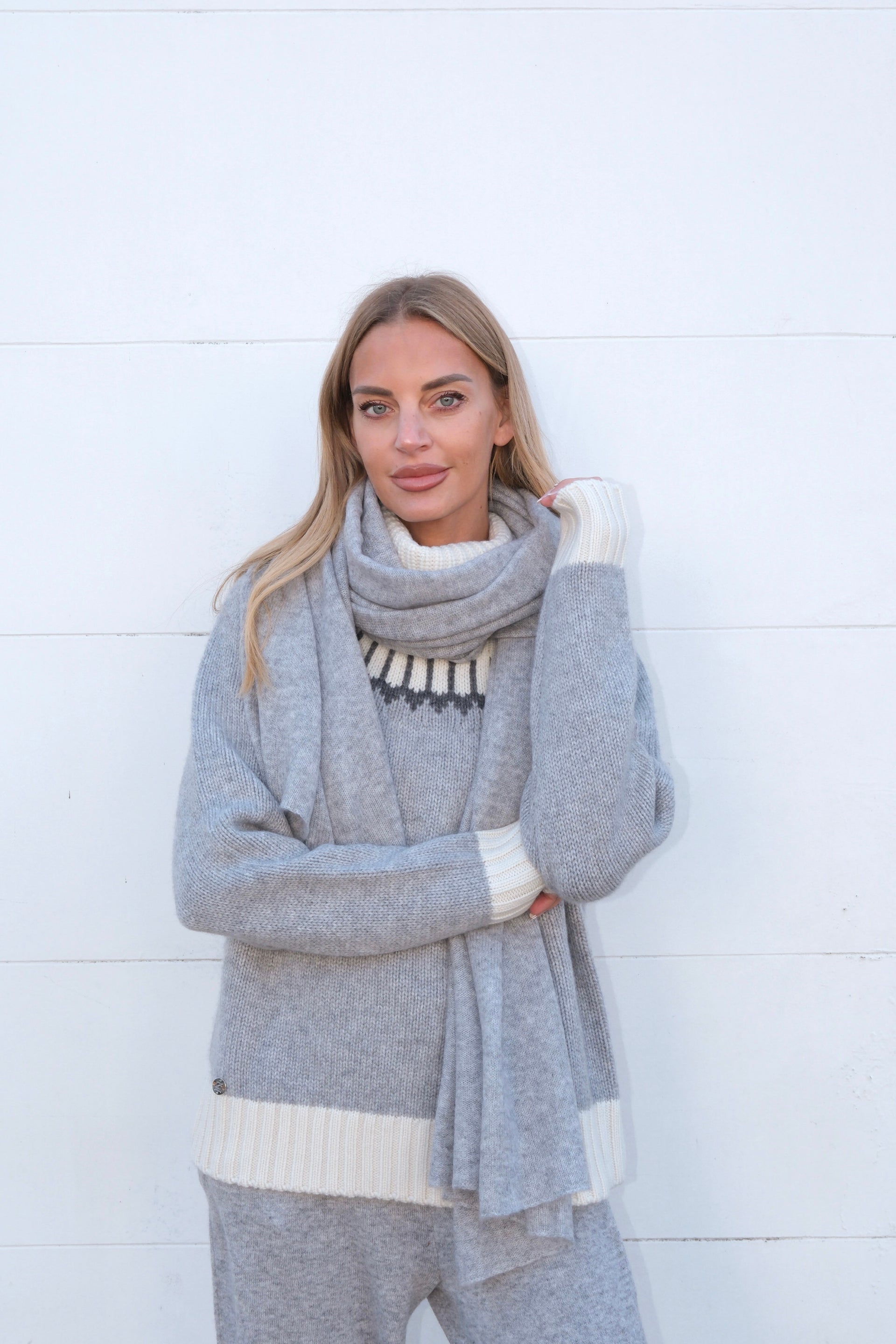 Oversized Cashmere Wrap in Pebble