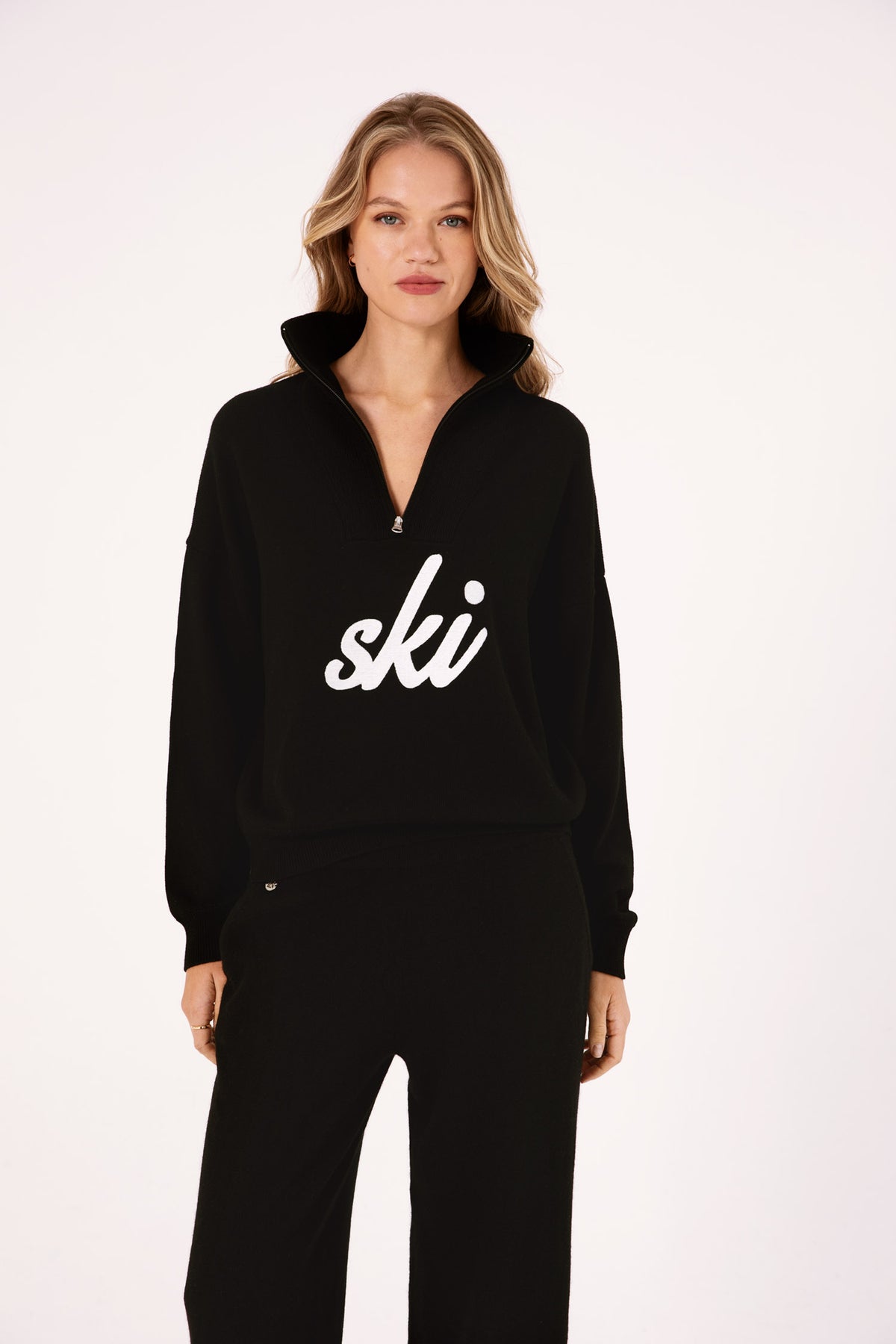 The SKI Half Zip in Black