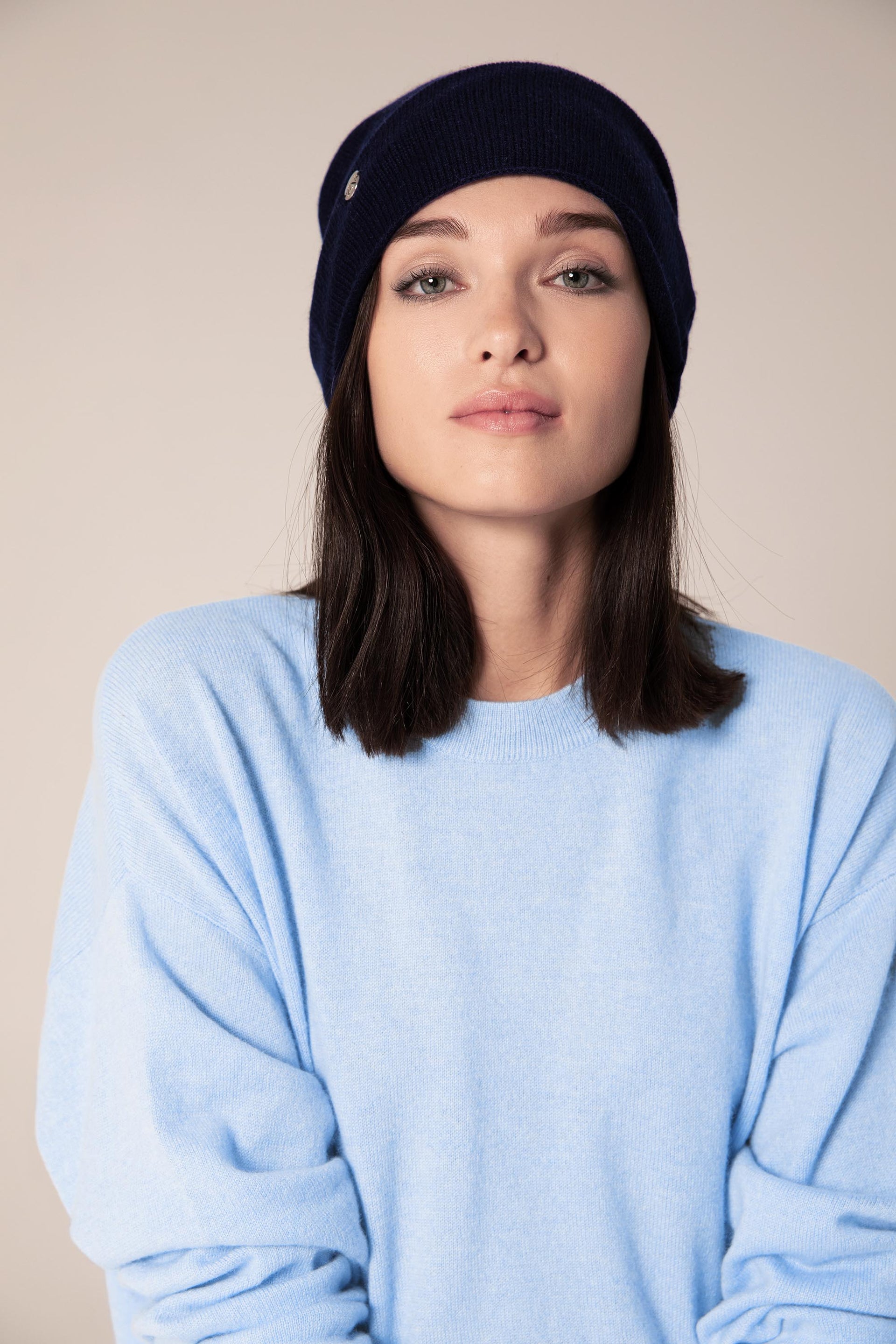 The Cashmere Beanie in Black