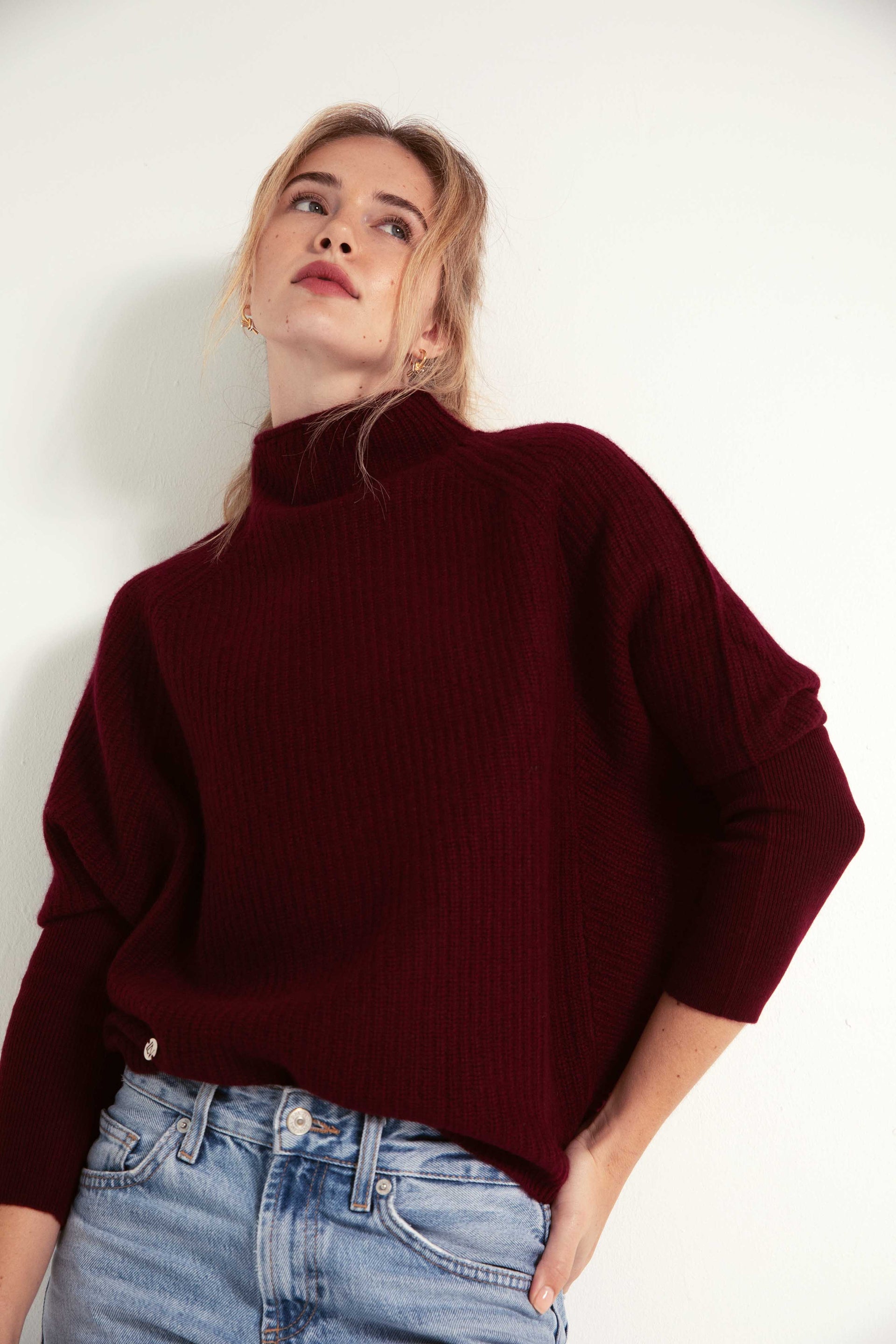 The Cashmere Slouchy Rib Turtleneck in Endless Passion