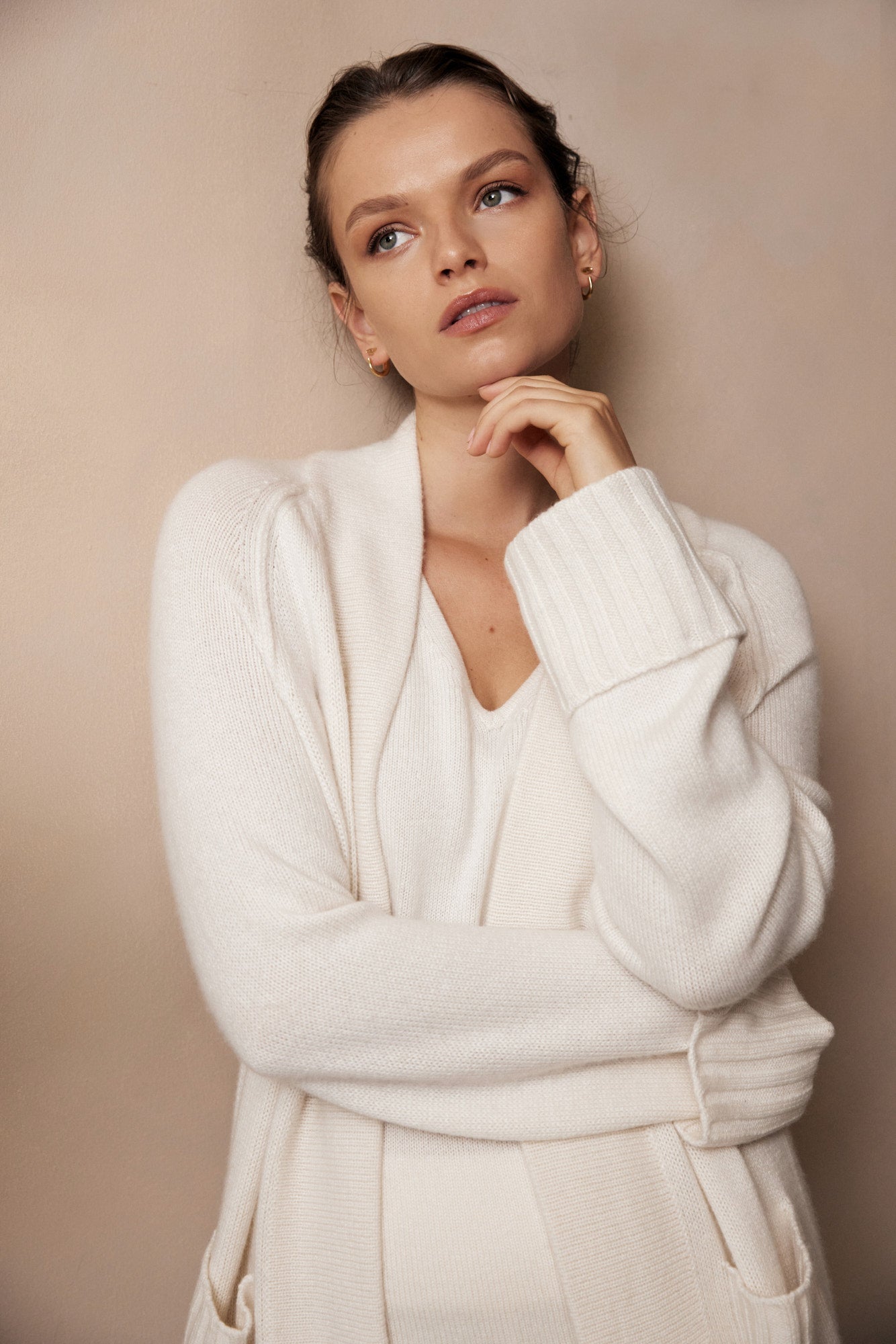 The Cashmere Longline Cardigan in Snow Peak