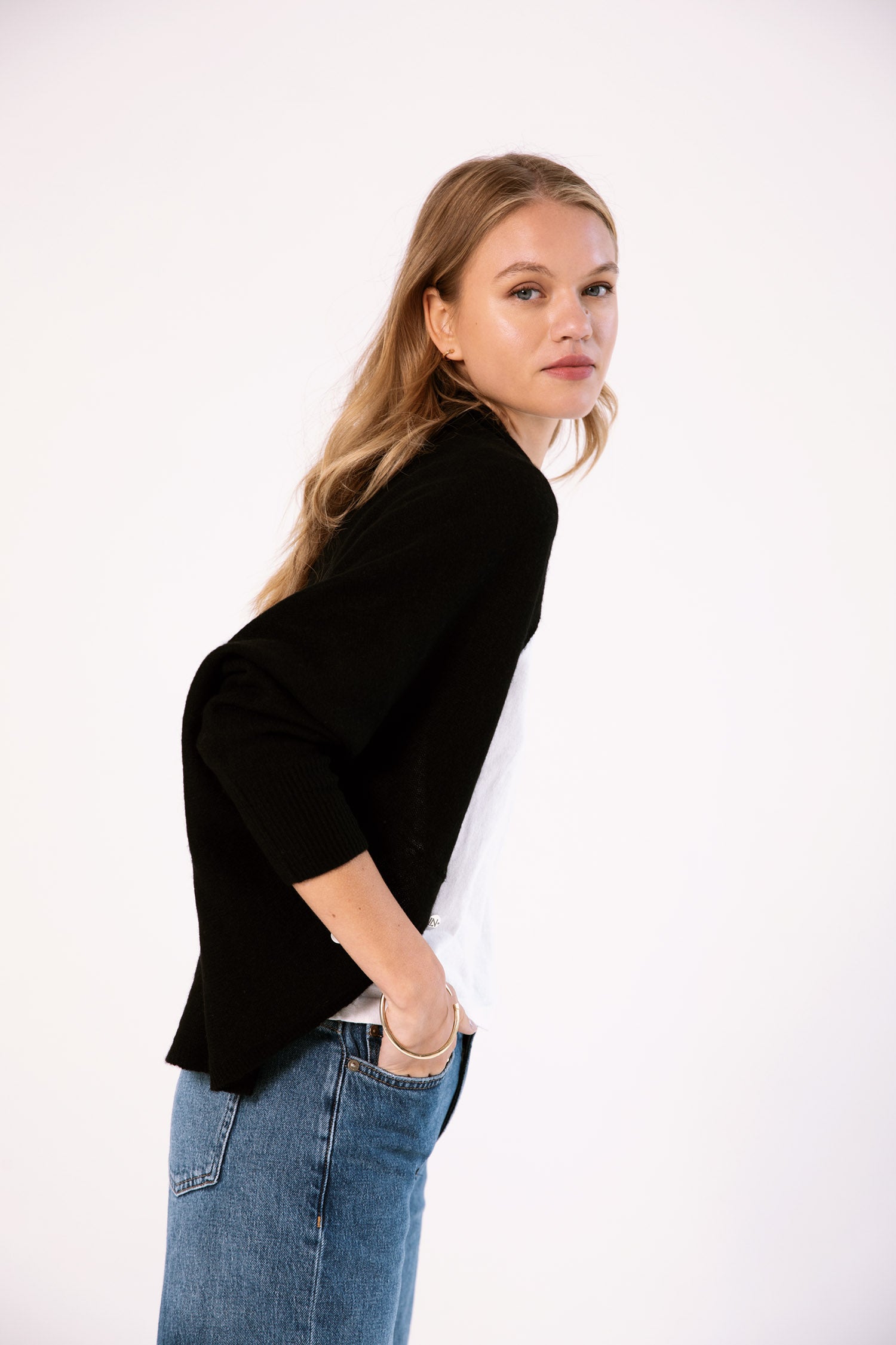 The Cashmere Shrug in Black