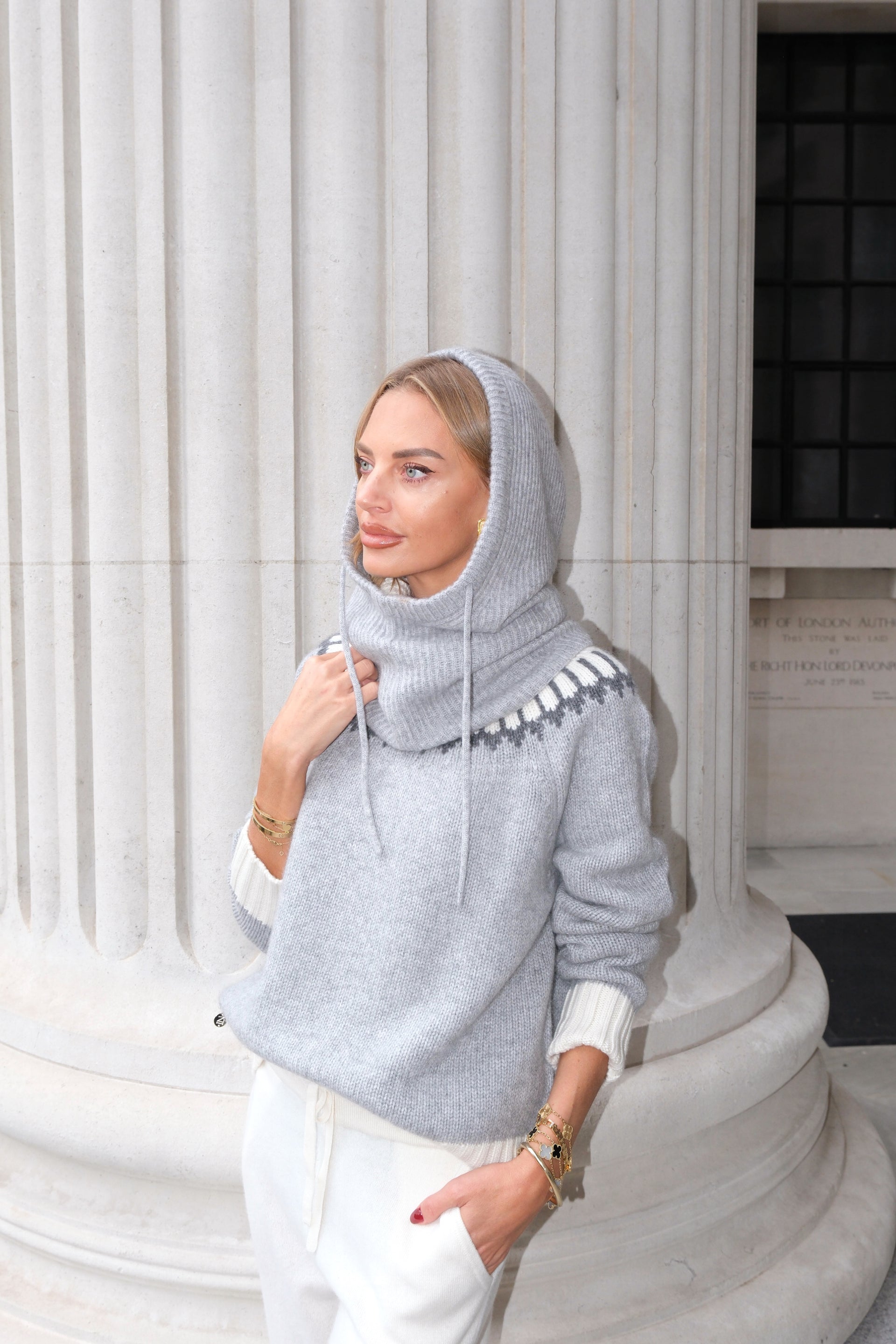 Cashmere Snood in Pebble