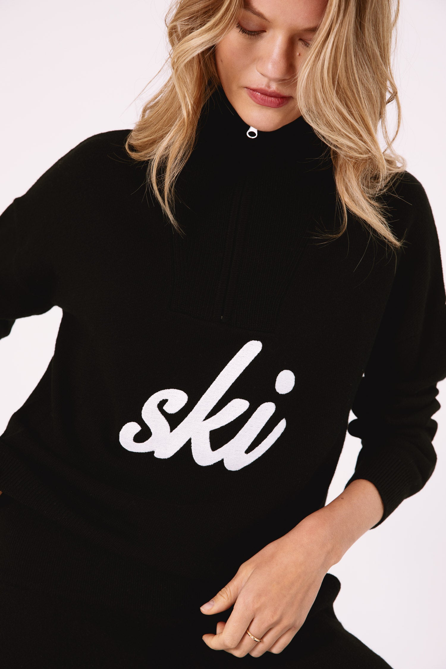 The SKI Half Zip in Black