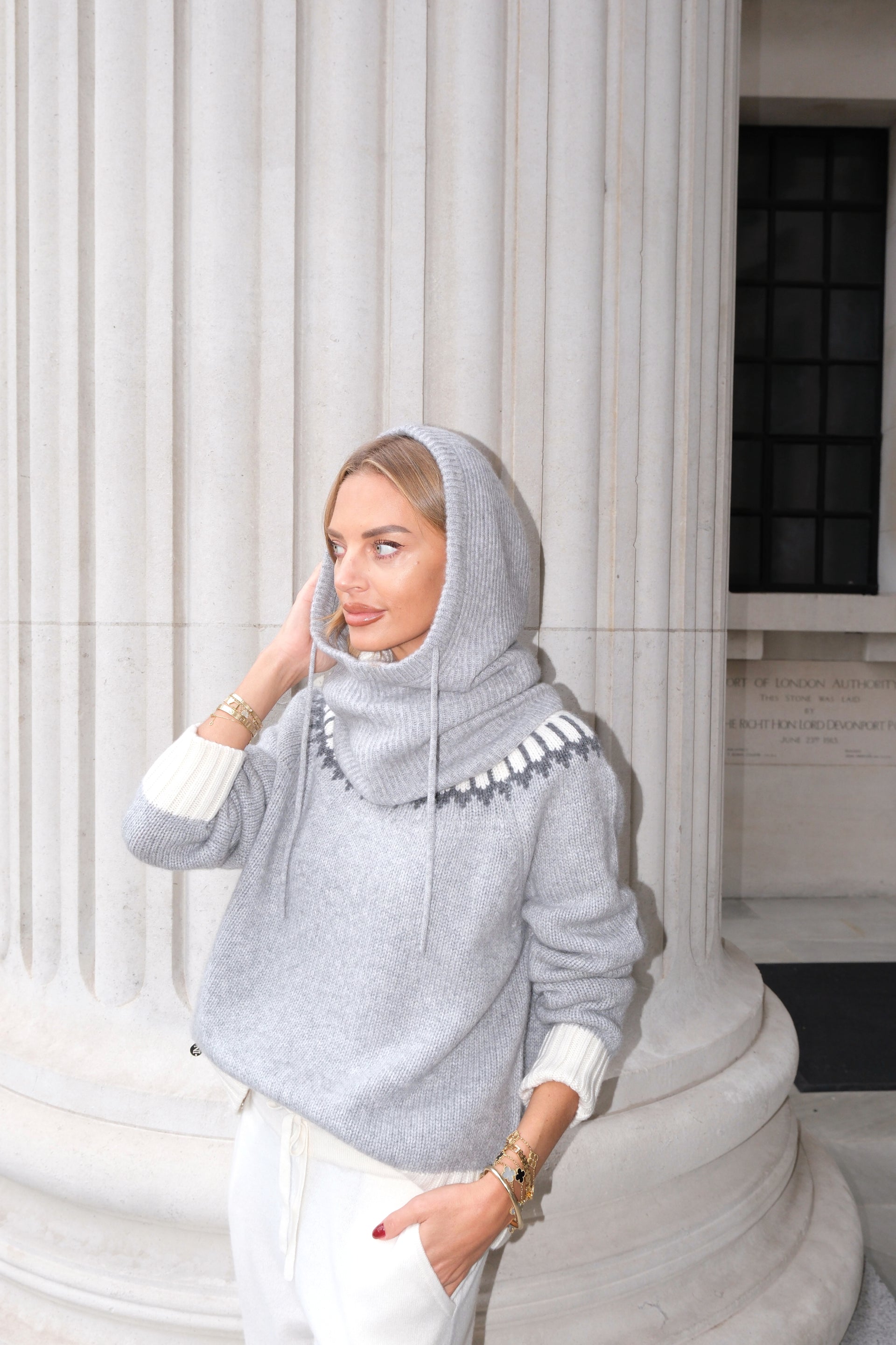 Cashmere Snood in Pebble