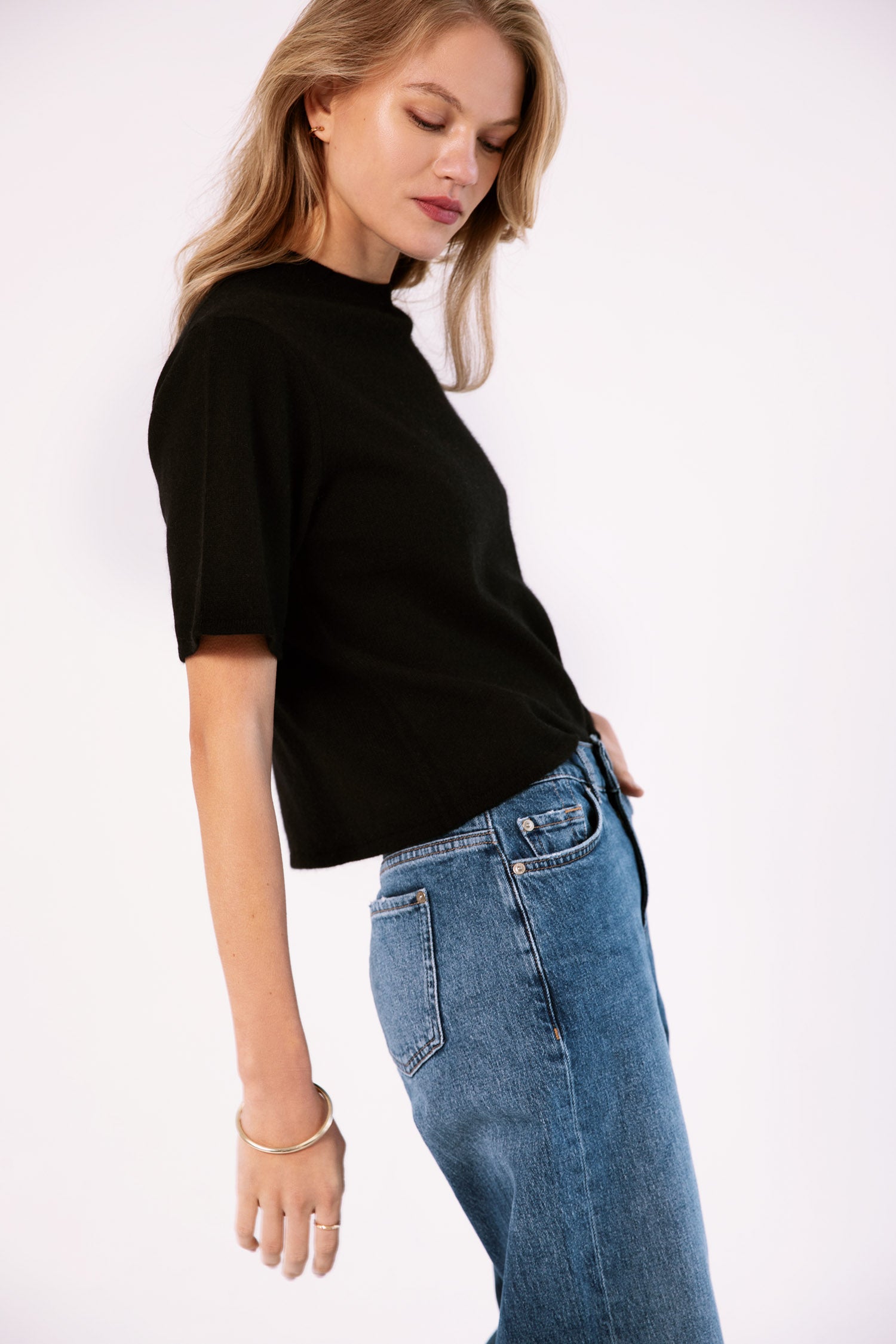 The Cashmere Top in Black