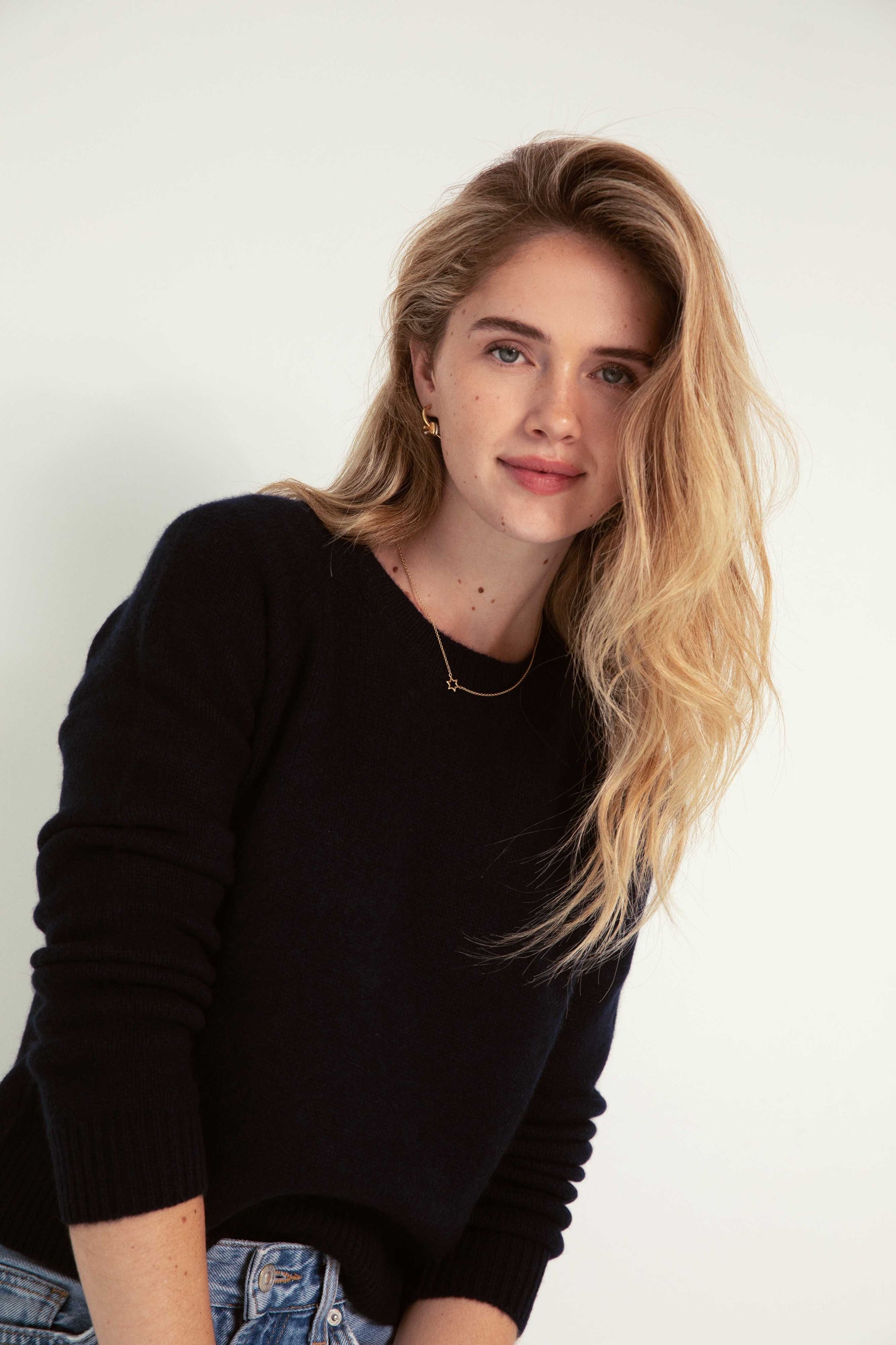 The Essential Cashmere Crew in Black