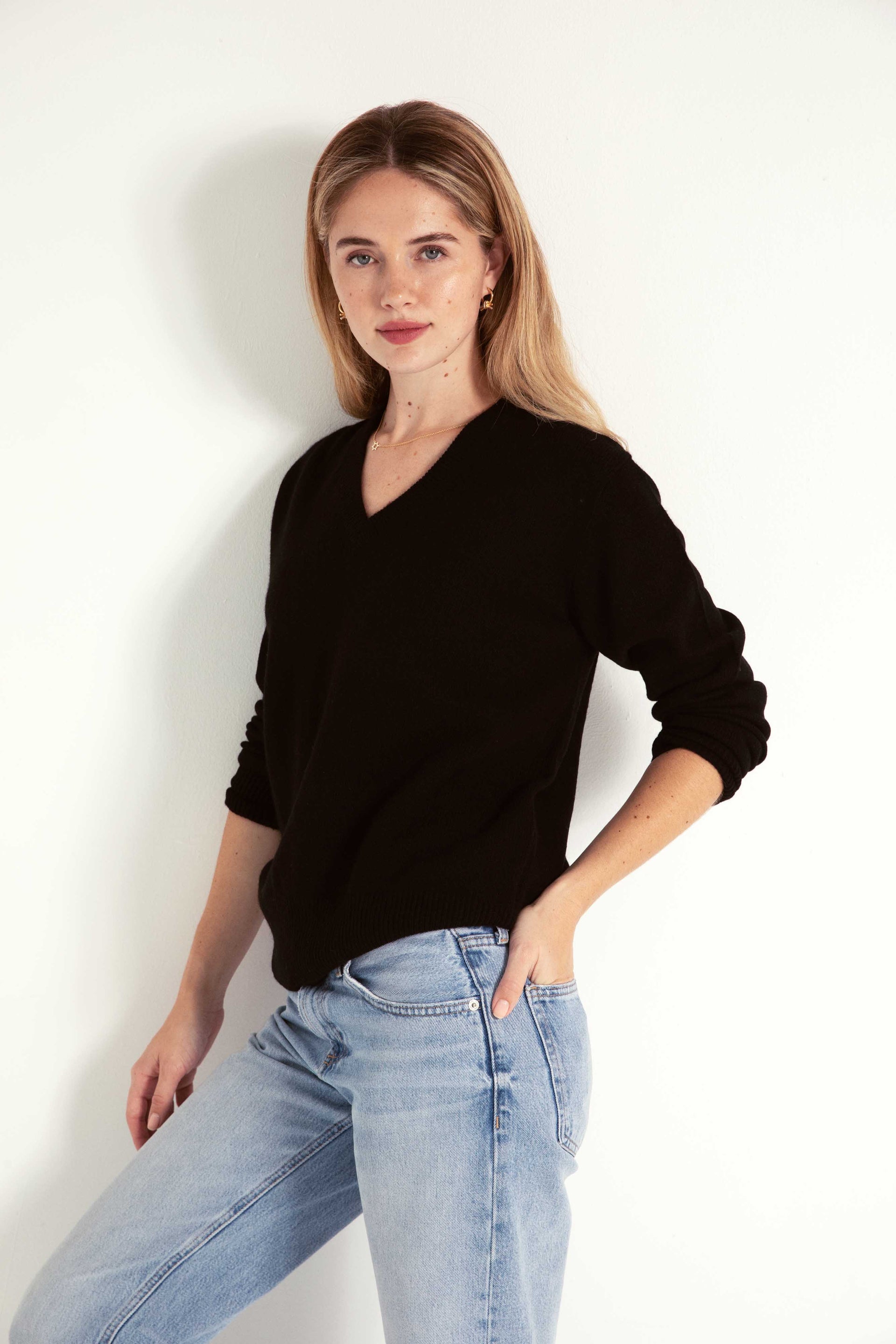 The Elevated Cashmere V Neck Sweater in Black