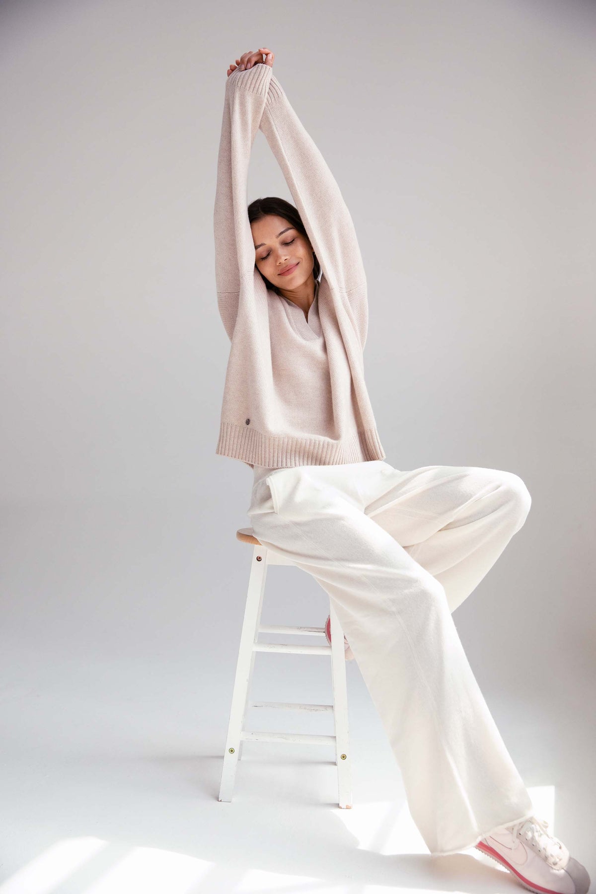 The Cashmere Collar Sweater in Sandstone
