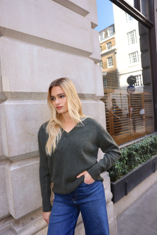 The Elevated Cashmere V Neck in Algae
