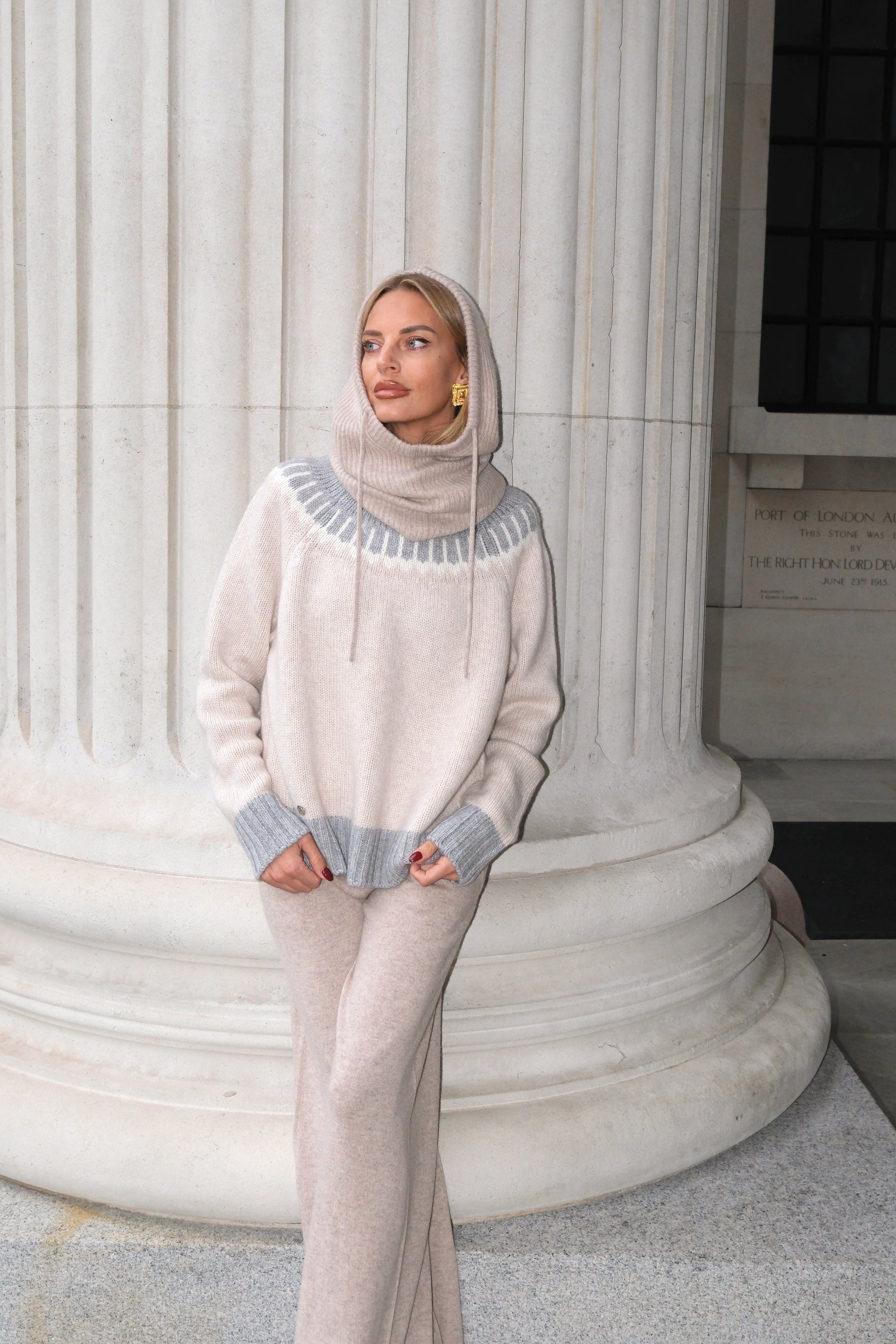 The Cashmere Loungers in Biscotti