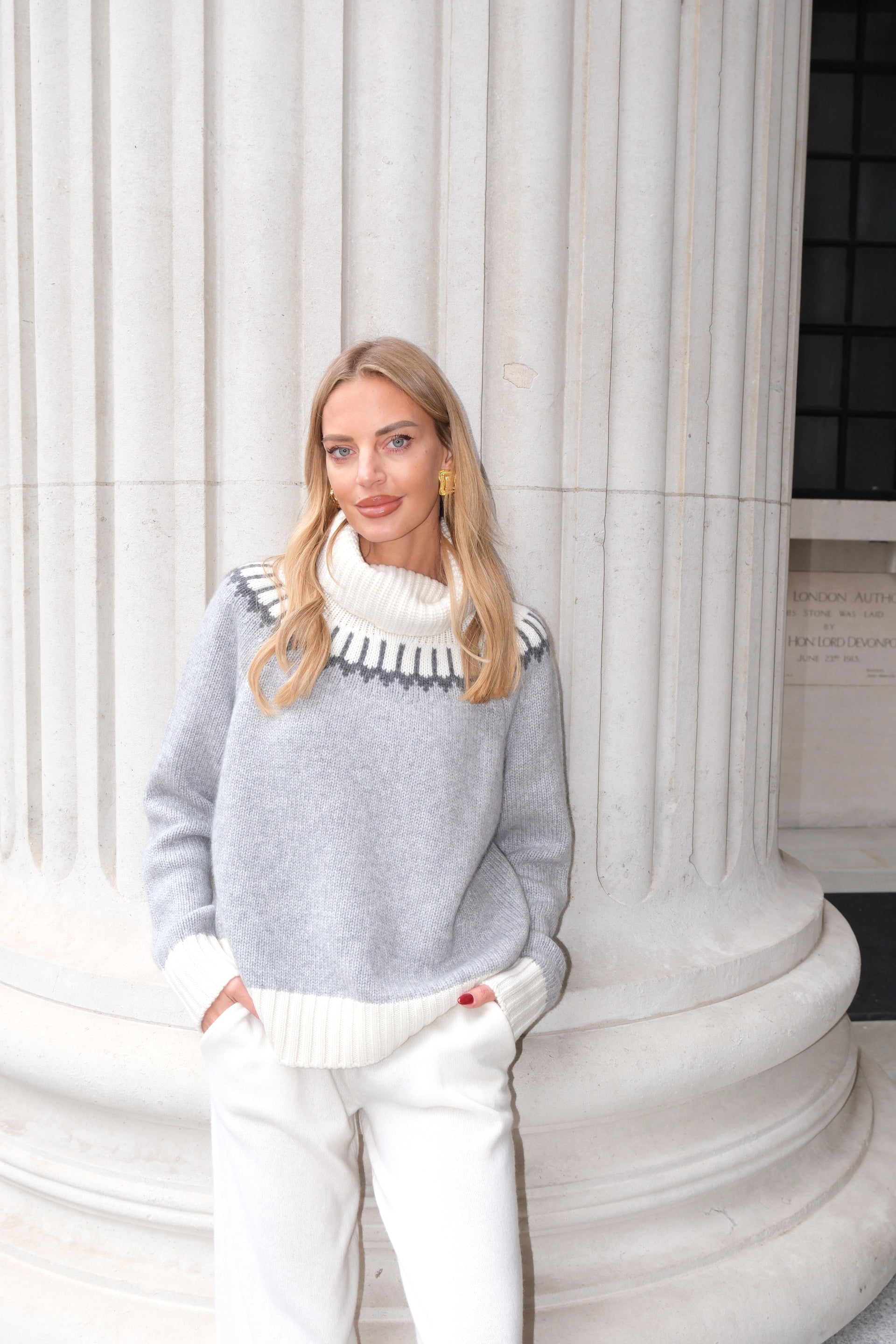 The Cashmere Loungers in Ivory