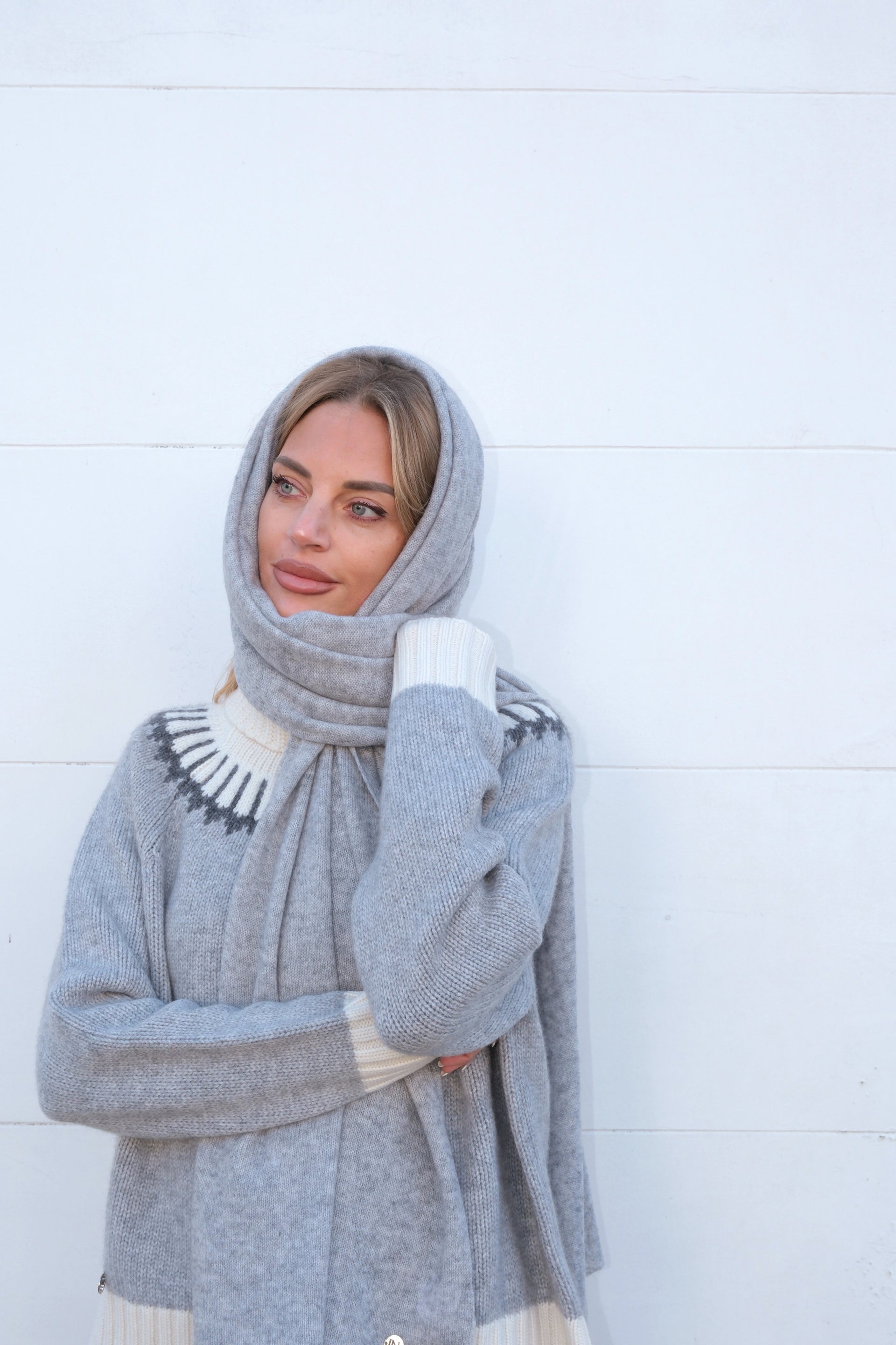 Oversized Cashmere Wrap in Pebble